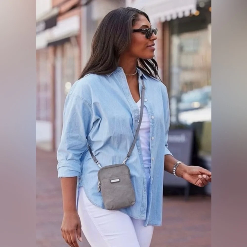 Baggallini Take Two Bryant Mini Crossbody - MISSING WRISTLETexcellent condition - Picture 2 of 11